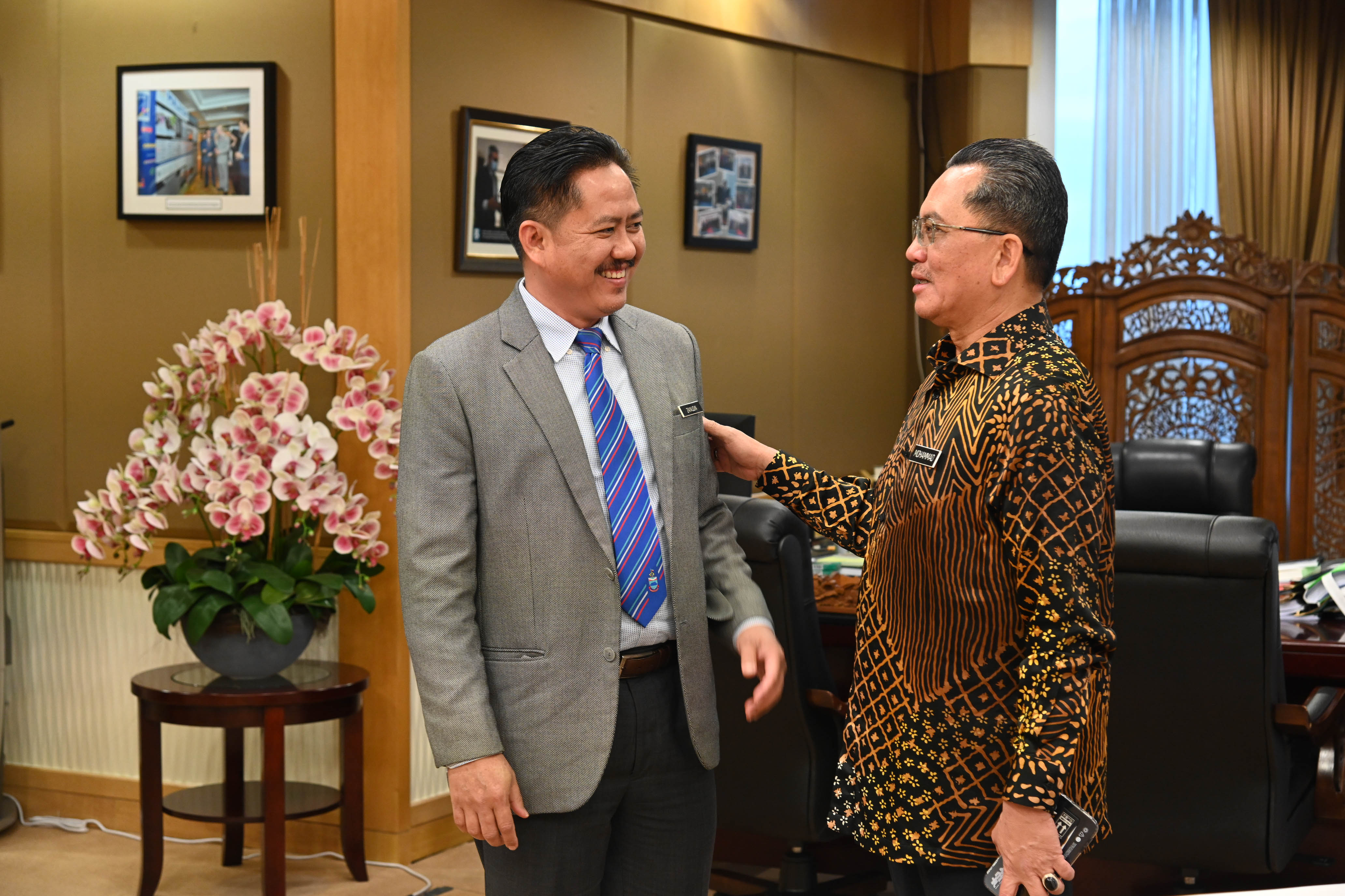 2 Feb 2023: Sesi perbincangan mengenai isu-isu kesalinghubungan internet di Sabah bersama YBhg Dato’ Sri Haji Mohammad bin Mentek, Ketua Setiausaha Kementerian Komunikasi dan Digital